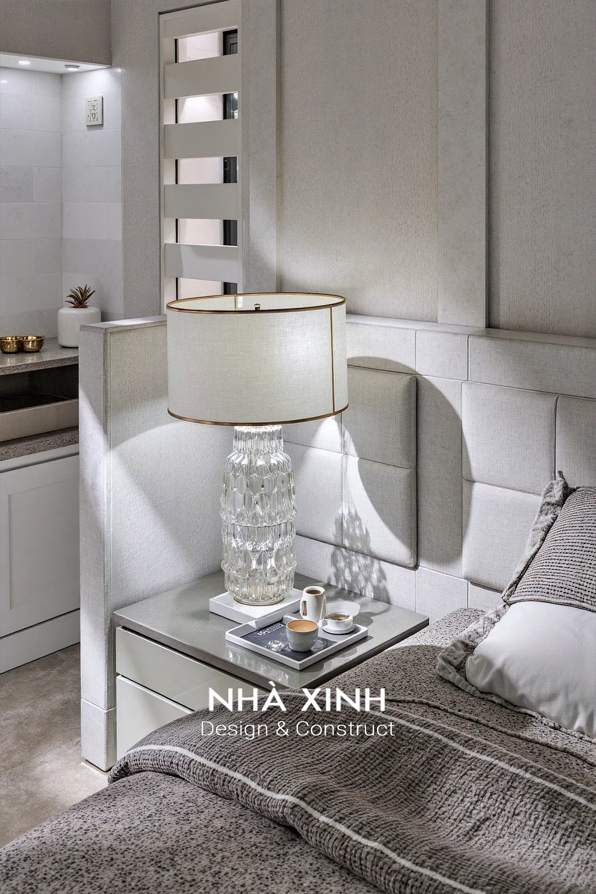 Lavabo đôi đặt bàn đá đen trắng